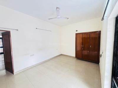 Bedroom Image of 1800 Sq.ft 3 BHK Builder Floor for rent in Naraina New Delhi for Rs. 50000