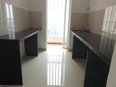 Kitchen Image of 1200 Sq.ft 3 BHK Apartment / Flat for rent in Runwal The Central Park, Chinchwad Pune for Rs. 45000