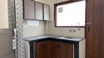 Kitchen Image of 550 Sq.ft 1 RK Builder Floor for rent in Suncity Township, Sector 54 Gurgaon for Rs. 20000