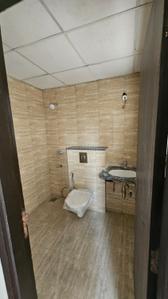 Bathroom Image of 2229 Sq.ft 4 BHK Builder Floor for sale in BPTP Amstoria , Sector 102 Gurgaon for Rs. 31500000