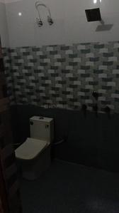 Bathroom Image of 600 Sq.ft 1 BHK Apartment / Flat for rent in Naini Allahabad for Rs. 10000