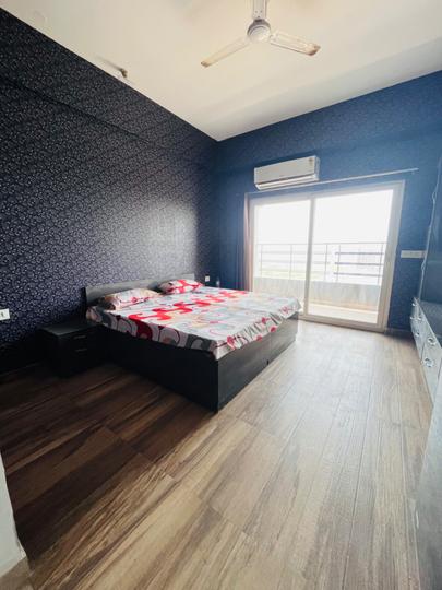 Paramount Pine And Oak Studio Property Details Video 1