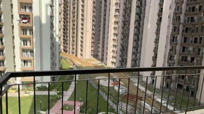 Image of 1045 Sq.ft 3 BHK Apartment / Flat for rent in Amrapali Dream Valley 2, Noida Extension, Greater Noida for Rs. 18000