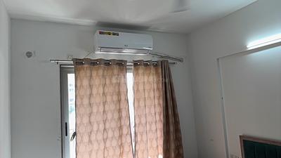 Bedroom Image of 1218 Sq.ft 2 BHK Apartment / Flat for rent in Adani Aster Phase 1, Vaishno Devi Circle Ahmedabad for Rs. 35000