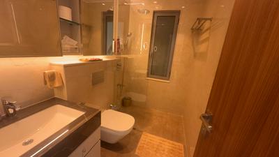 Image of 1200 Sq.ft 3 BHK Apartment / Flat for rent in Piramal Mahalaxmi, Worli, Mumbai for Rs. 350000