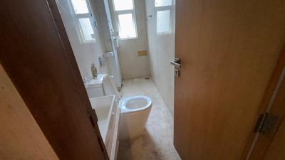 Progressive Meera Aagan Bathroom Two 4