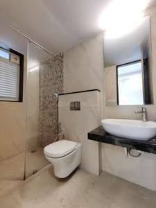 Bathroom Image of 1500 Sq.ft 3 BHK Apartment / Flat for rent in Santacruz West Mumbai for Rs. 225000