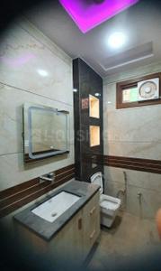 Bathroom Image of 600 Sq.ft 2 BHK Builder Floor for rent in Dwarka Mor New Delhi for Rs. 14003