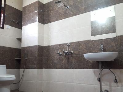 Bathroom Image of 2000 Sq.ft 2 BHK Builder Floor for rent in Palam Vihar Extension Gurgaon for Rs. 20000