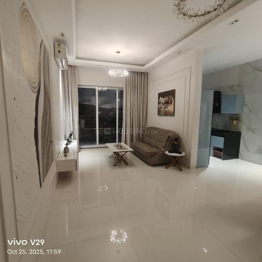 Veer Sapphire Main Image 1