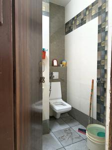 Common Bathroom Image of 700 Sq.ft 1 BHK Apartment / Flat for sale in Govindpuram Ghaziabad for Rs. 2065000