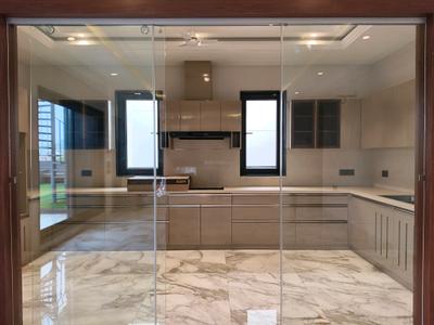 Kitchen Image of 2500 Sq.ft 2 BHK Independent House for rent in Sector 27 Gurgaon for Rs. 120000