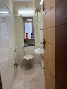 Bathroom Image of 1850 Sq.ft 4 BHK Apartment / Flat for rent in Mahalakshmi Mumbai for Rs. 220000