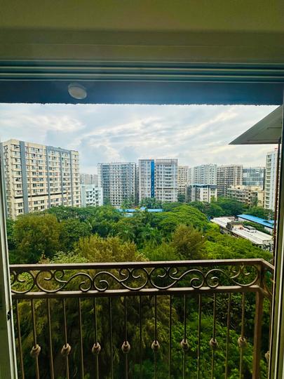 Alag Aranya Main Image 1