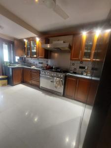 Kitchen Image of 2100 Sq.ft 3 BHK Apartment / Flat for rent in Cumballa Hill Mumbai for Rs. 400000