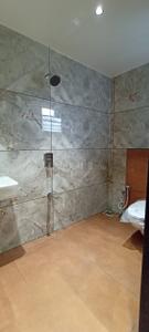 Bathroom Image of 1295 Sq.ft 3 BHK Apartment / Flat for sale in Avadh Sky, Sevasi Vadodara for Rs. 6851000