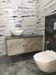 Common Bathroom Image of 800 Sq.ft 2 BHK Builder Floor for sale in Shalimar Bagh New Delhi for Rs. 14000000