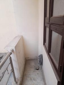 Balcony Image of 550 Sq.ft 1 BHK Builder Floor for rent in Preet Vihar New Delhi for Rs. 12000