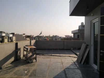 Terrace Image of 2100 Sq.ft 5 BHK Builder Floor for sale in Mukherjee Nagar New Delhi for Rs. 29000000