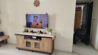 Living Room Image of 950 Sq.ft 2 BHK Apartment / Flat for sale in Trimurti 11 Park Street, Pisoli Pune for Rs. 4800000