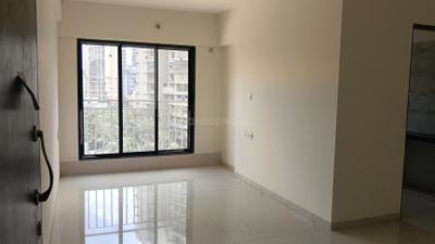 Living Room Image of 725 Sq.ft 2 BHK Apartment / Flat for rent in Oxford Navrang Crystal, Goregaon West Mumbai for Rs. 65000
