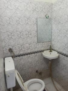 Bathroom Image of 1450 Sq.ft 4 BHK Independent House for sale in 22 Acre Barnala for Rs. 5250000