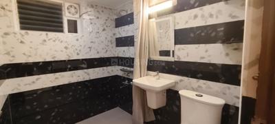 Bathroom Image of 1100 Sq.ft 2 BHK Apartment / Flat for rent in Thorapadi Vellore for Rs. 25000