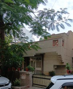 Image of 1620 Sq.ft 3 BHK Independent House for sale in Sector 41, Gurgaon for Rs. 69800000