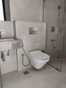 Bathroom Image of 2500 Sq.ft 4 BHK Apartment / Flat for rent in Piramal Mahalaxmi South Tower, Worli Mumbai for Rs. 400000