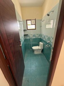 Bathroom Image of 800 Sq.ft 2 BHK Apartment / Flat for rent in Madipakkam Chennai for Rs. 30000