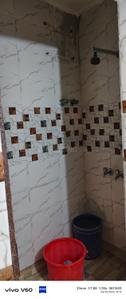Bathroom Image of 1018 Sq.ft 2 BHK Apartment / Flat for rent in  RWA Dilshad Colony Block E Markets WA, Dilshad Garden New Delhi for Rs. 18000