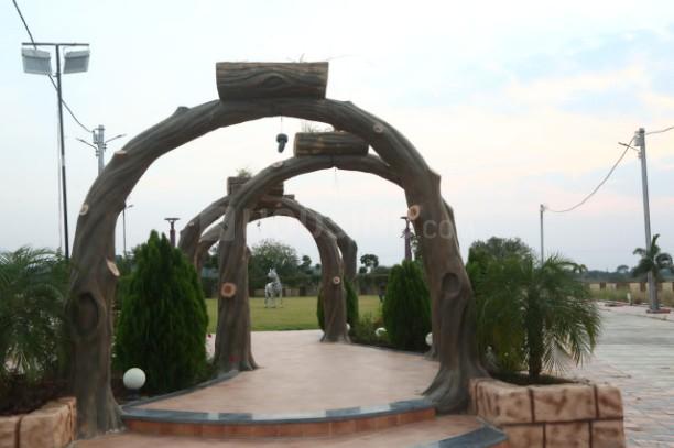 Bada Bangarda Main Image 1