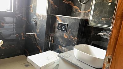 Bathroom Image of 1000 Sq.ft 1 BHK Builder Floor for rent in Sector 46 Gurgaon for Rs. 37000