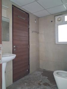 Common Bathroom Image of 2190 Sq.ft 3 BHK Apartment / Flat for rent in ACE Parkway, Sector 150 Noida for Rs. 60000
