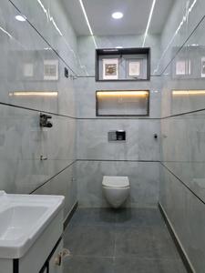 Common Bathroom Image of 891 Sq.ft 3 BHK Apartment / Flat for rent in Dwarka Mor New Delhi for Rs. 24000