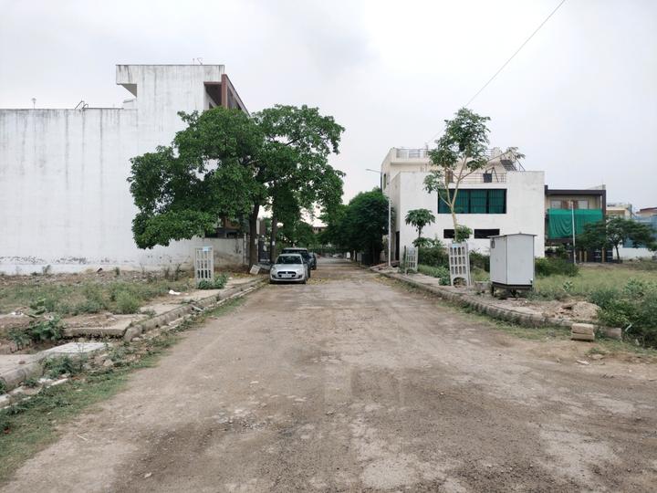 Sector 76 Main Image 1