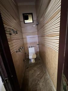 Bathroom Image of 720 Sq.ft 1 BHK Builder Floor for rent in GTB Nagar New Delhi for Rs. 21000