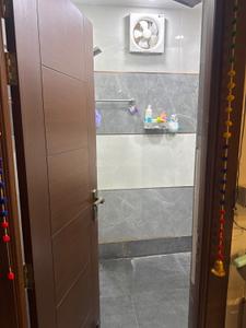 Bathroom Image of 1000 Sq.ft 2 BHK Builder Floor for sale in Geeta Colony New Delhi for Rs. 10000000