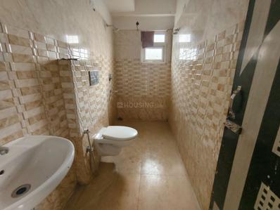 Bathroom Image of 1992 Sq.ft 3 BHK Apartment / Flat for sale in Kalighat Kolkata for Rs. 21000000