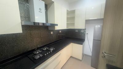 Kitchen Image of 1350 Sq.ft 3 BHK Apartment / Flat for rent in Lodha Park, Lower Parel Mumbai for Rs. 285000