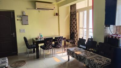 Living Room Image of 1150 Sq.ft 2.5 BHK Apartment / Flat for rent in Gardenia Glory, Sector 46 Noida for Rs. 41000