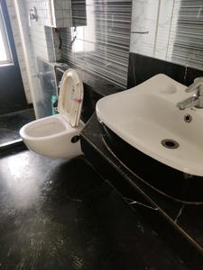 Common Bathroom Image of 999 Sq.ft 2 BHK Apartment / Flat for sale in Raheja Vihar, Powai Mumbai for Rs. 22500000