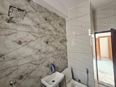 Bathroom Image of 1550 Sq.ft 3 BHK Apartment / Flat for sale in Modipuram Meerut for Rs. 7000000