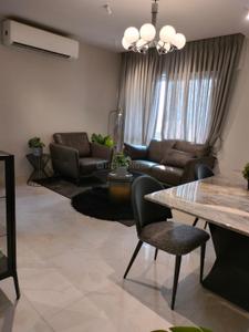 Living Room Image of 1050 Sq.ft 2.5 BHK Apartment / Flat for sale in Malad West Mumbai for Rs. 18500000