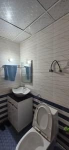 Bathroom Image of 1458 Sq.ft 3.5 BHK Apartment / Flat for sale in Nimbus The Hyde Park, Sector 78 Noida for Rs. 12000000