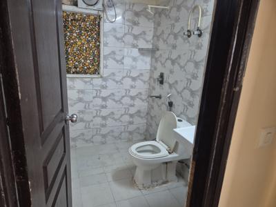 Image of 890 Sq.ft 2 BHK Apartment / Flat for rent in Sethi Max Royal, Sector 76, Noida for Rs. 26000