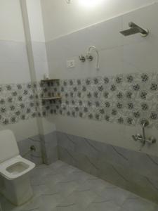 Bathroom Image of 1200 Sq.ft 2 BHK Independent House for rent in Gomti Nagar Lucknow for Rs. 12000