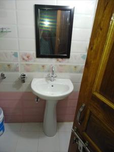 Bathroom Image of 200 Sq.ft 1 RK Builder Floor for rent in Chiliyanaula Ranikhet for Rs. 5000