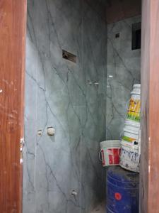 Common Bathroom Image of 1450 Sq.ft 3 BHK Apartment / Flat for sale in RN Metro Heights, Sector 72 Noida for Rs. 5800000