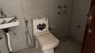 Bathroom Image of 550 Sq.ft 1 RK Builder Floor for rent in Palam Vihar Extension Gurgaon for Rs. 13000